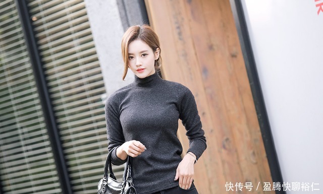 珠珠|珠珠时尚穿搭美图:简单随性街头初冬棉绒T恤衫搭配格纹大衣