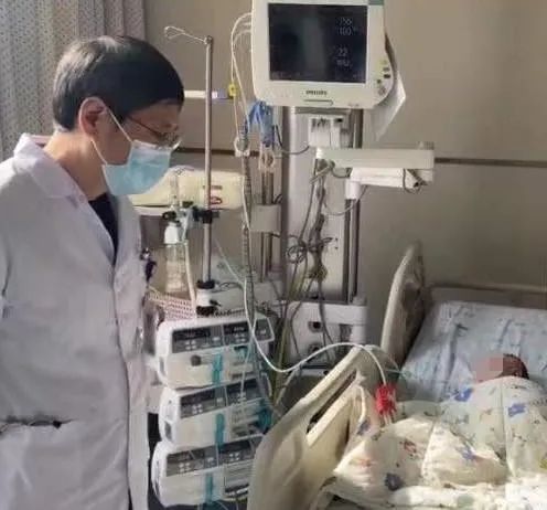 重症监护室|2个月宝宝咳出重症肺炎住进ICU!早期症状像普通感冒极易被忽视