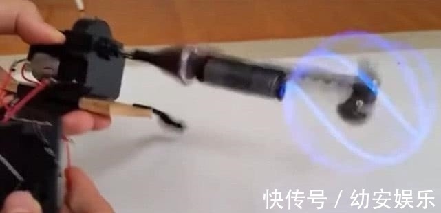 螺旋丸|大神自制鸣人“螺旋丸”模型,本以为是5毛特效,关上灯后:给大佬跪了