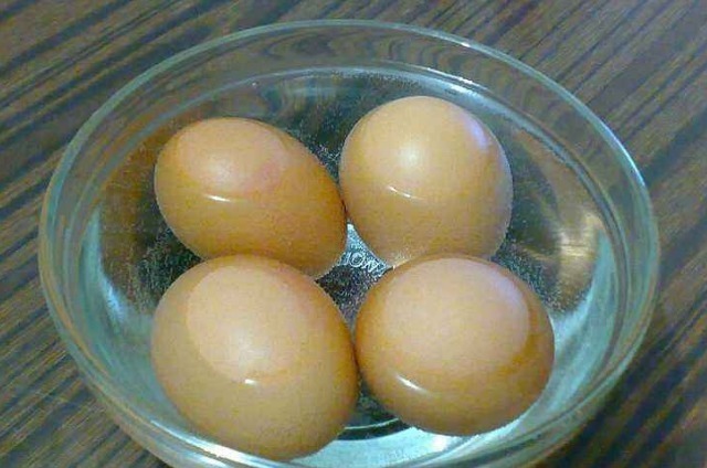 肾脏病|鸡蛋并不是人人都可以吃的,特别是5种患病人群,只会加重病情