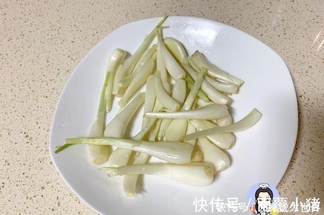 它被人称“菜中灵芝”,简单一拌就好吃,5块钱一斤,遇见别错过