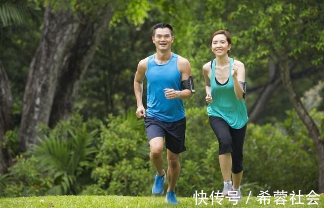 生产|双胞胎姐妹同时怀孕、生产,连娃都长得一样,姐姐无奈说出实情