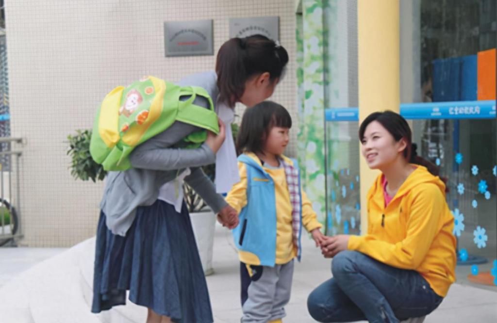 幼儿园|凌晨1点,二胎宝妈崩溃大哭,发圈倾诉真不想配合幼儿园老师了