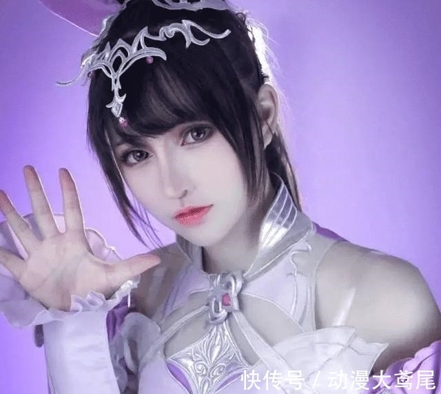 比比东|斗罗大陆最狠Coser一人饰演三大美女,最后赢得官方点赞!