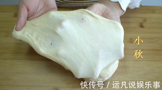 面团|手套膜不要揉了，教你面包店不外传的懒人做法，又薄又有弹性