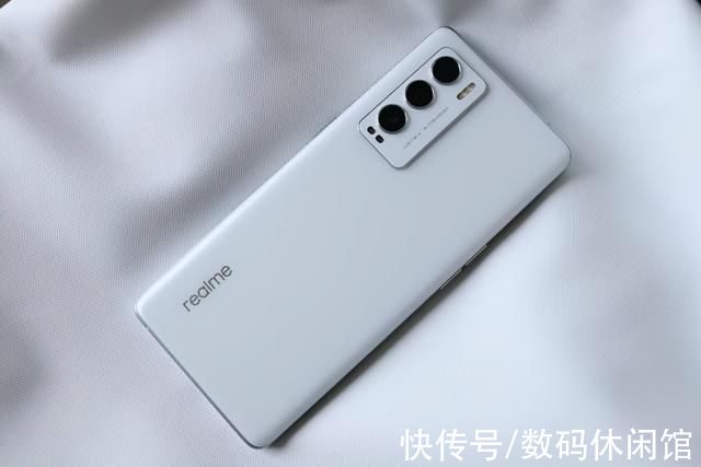 像素|realme gt neo2和realme gt 大师探索版如何选择好?