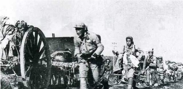 临刑|这位国军中将战场被俘，临刑时作出一首七步诗，后被监斩官救下！