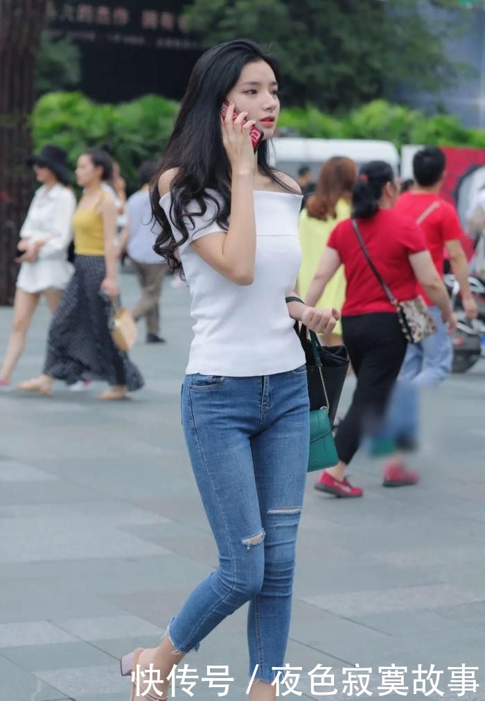 温婉的小姐姐,钟爱简约装扮