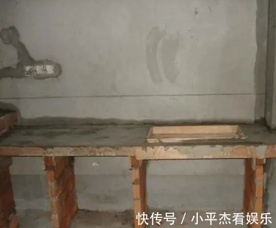 台面|为省钱用红砖砌橱柜，花2千做出了3万的效果，这工艺太厉害了