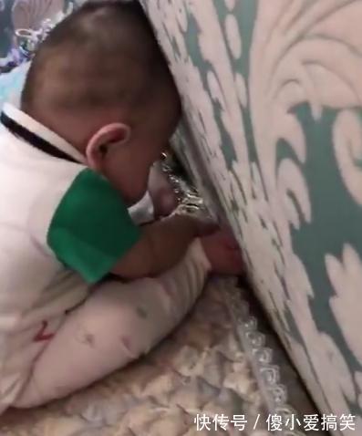 犯罪现场|爸爸教训7个月的宝宝,宝宝一副委屈的模样,爸爸心都软了