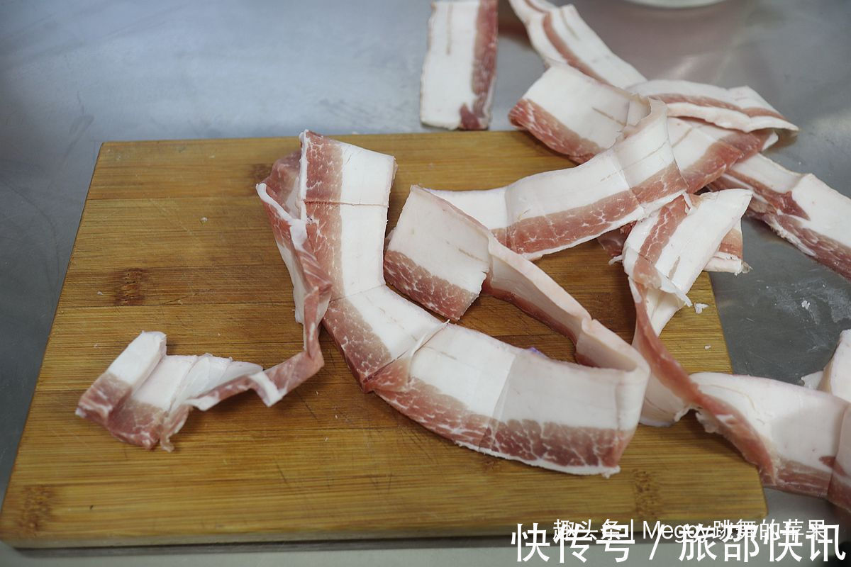 入味|想了20年的宝塔肉,第一次就成功了,蒸着吃入味又下饭,太香了