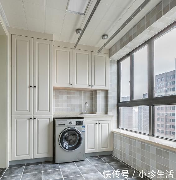 衣物|阳台这么设计,既不影响晾衣服,还能作为休闲区!太聪明了