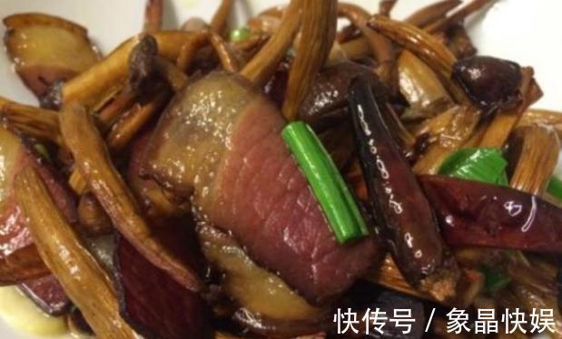 美食|美食推荐花椒鸡丁,番茄酱焖菜花,腊肉炒蘑菇,横舌赤豆葛汤