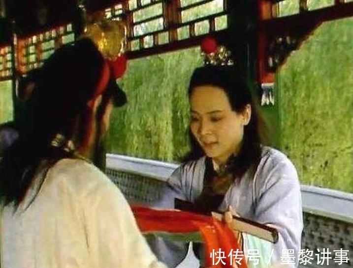 宝玉&原来花袭人是带着特殊使命来到贾府,宝玉身边的,我们都小瞧她了