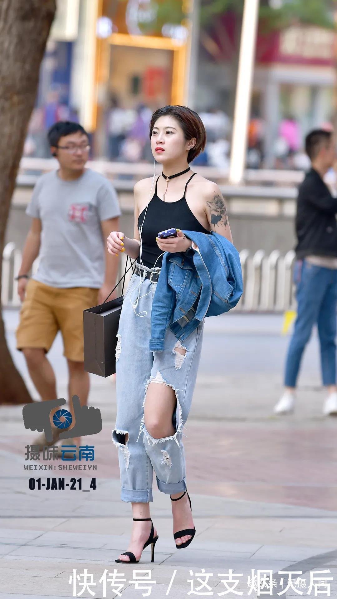 街拍破洞牛仔裤生性不羁爱自由,也是最上镜超酷破洞牛仔裤