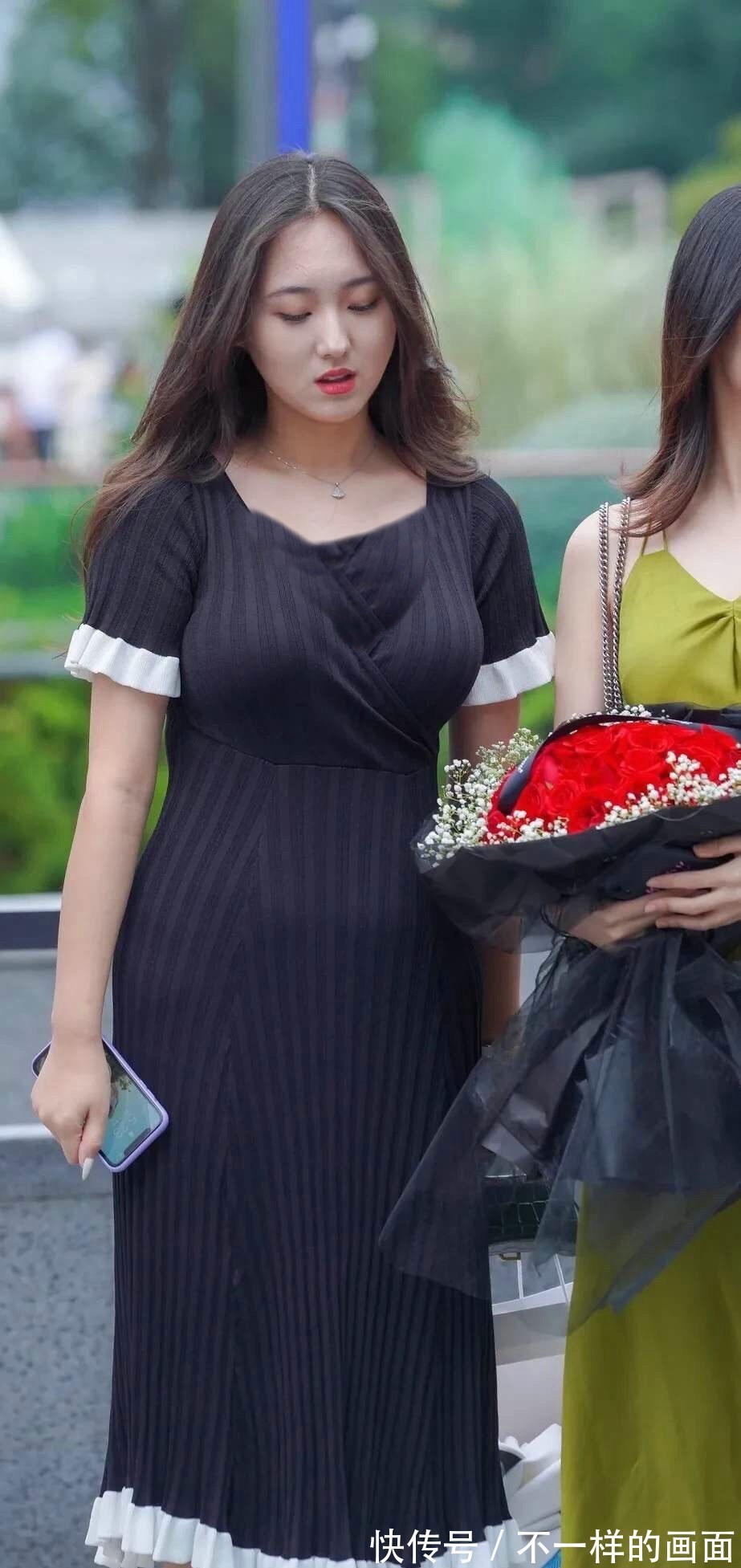 小姐姐 身材微胖的小姐姐只要掌握好合适的穿搭，真的不用减肥哦！