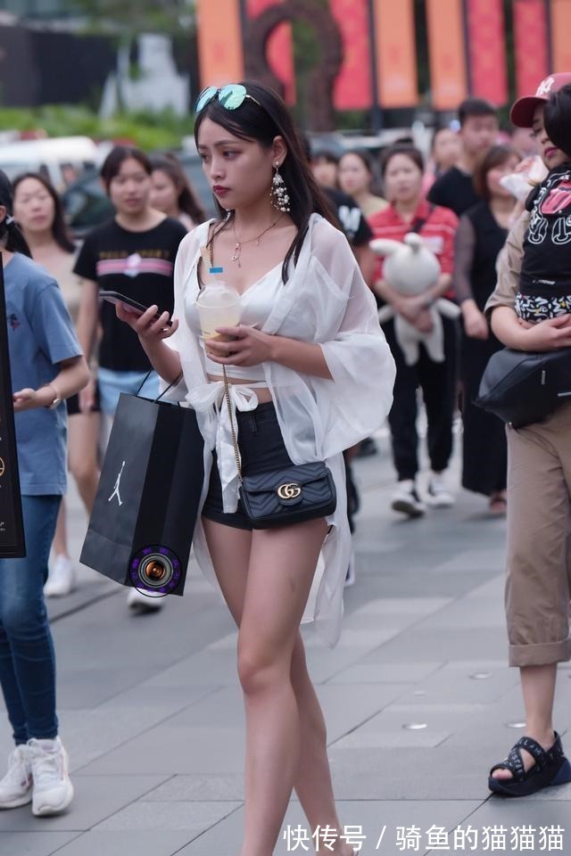 穿搭 清爽穿搭非打底裤莫属，轻盈好看又显气质，唯美动人！