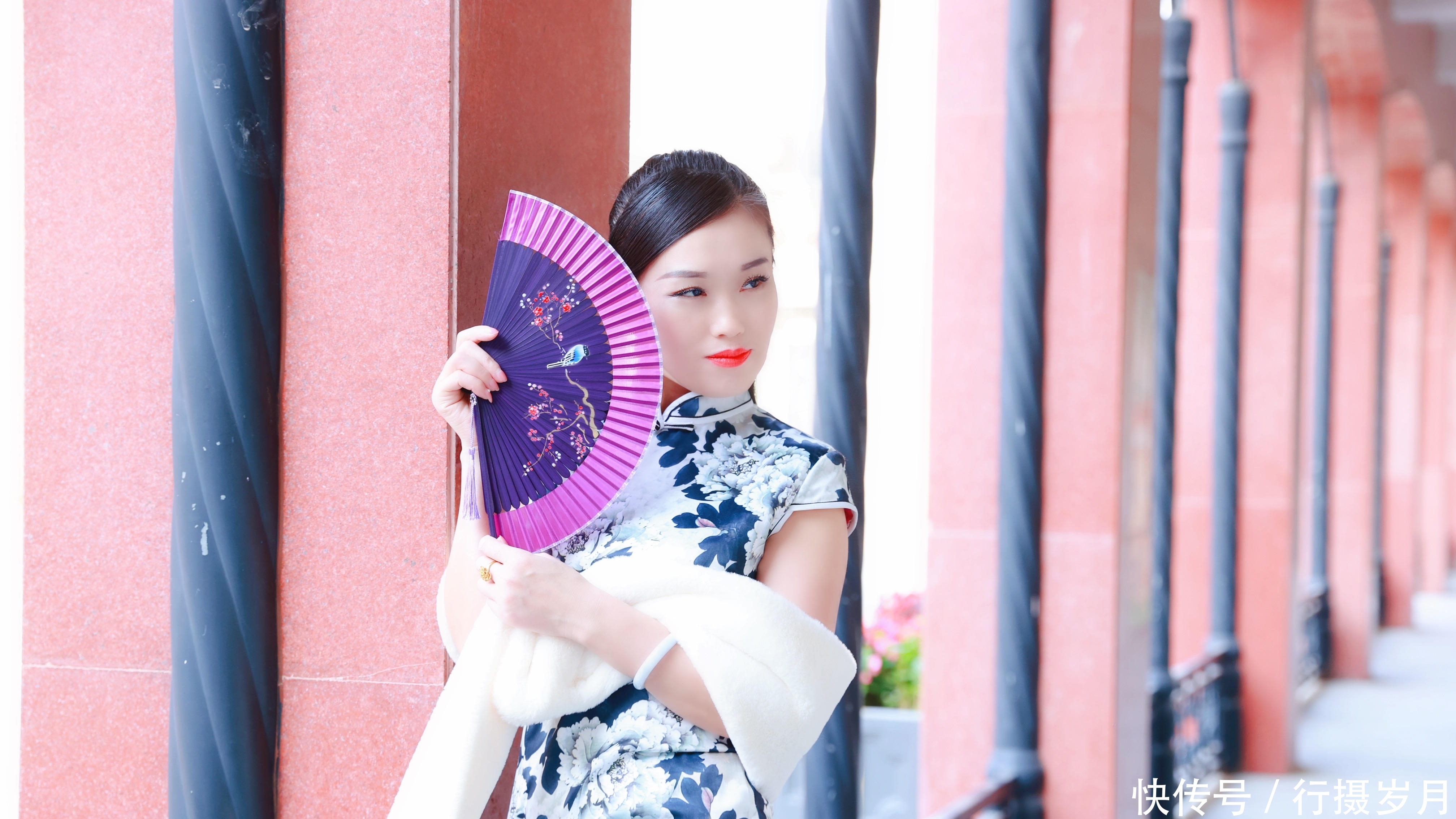 诗写风花雪月,词填春夏秋冬,曲唱悲欢离合,