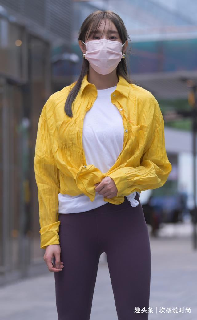 小姐姐|想穿好瑜伽裤,这样的搭配少不了,既时尚又有魅力