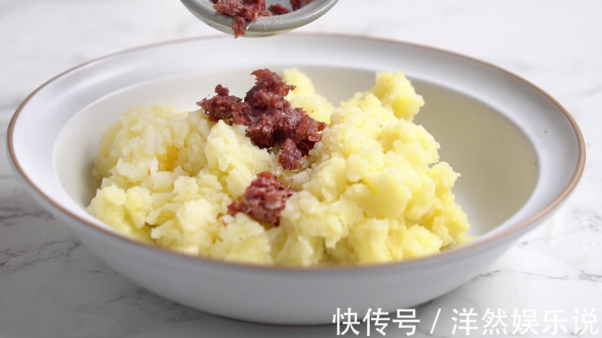 超好吃的土豆球做法,外酥里软特别香,吃了二十个也不觉得腻