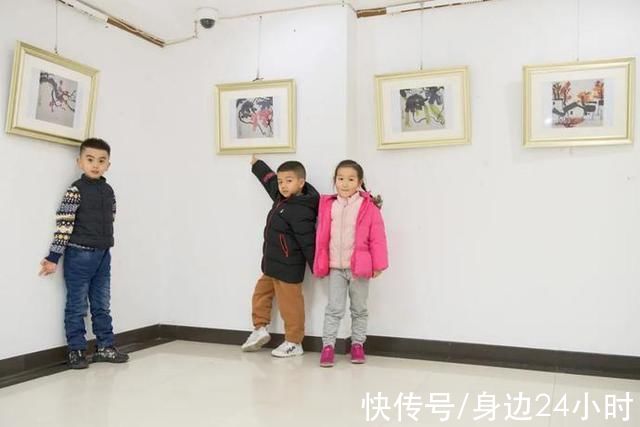 丹青童萌绘生活！孩子心中什么是“新年”?萌娃画展送来“年味”