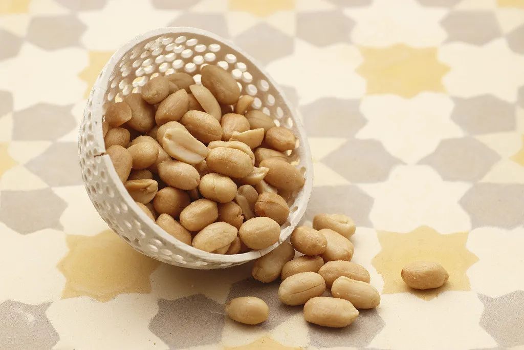 寄生虫|吃生花生和吃熟花生竟然不一样，哪种对身体更有益呢？