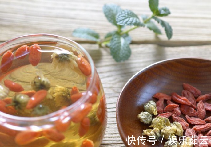 红枣|红枣和此物一起泡,每天喝一杯,排净体内湿气,还能美白淡斑