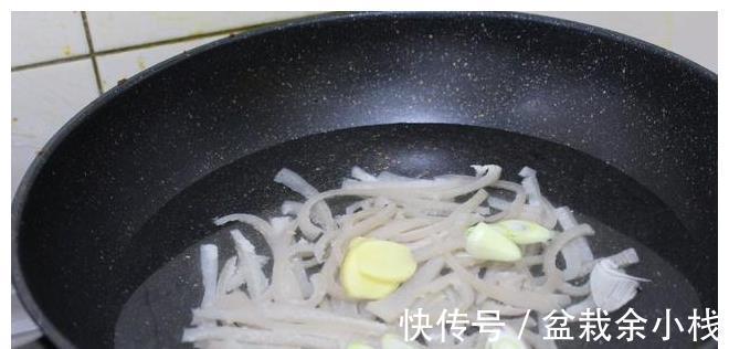 小米辣|自制猪皮冻,不加一滴油,只要一锅水,劲道爽滑,过年不用买了