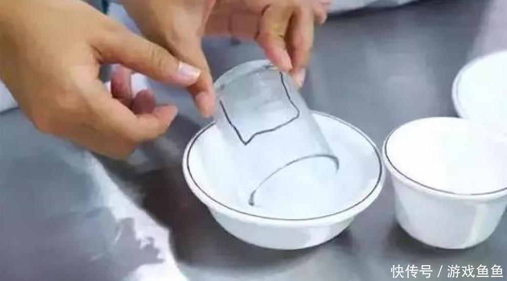 意料|热水烫碗筷真的消毒吗这种习惯真的健康吗答案出乎你的意料