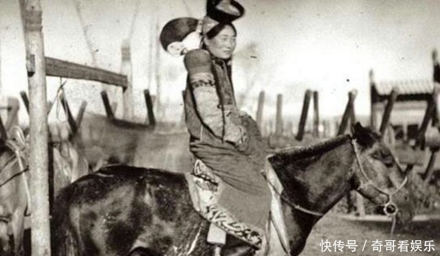 年幼|清朝真实老照片：清朝佩剑的侠士，最后一张是年幼的溥仪！