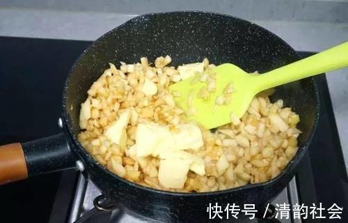 面包|用苹果当馅做的美食,我和孩子尝一口后抢着吃,天天吃也不够