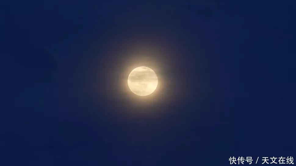 这些照片,定格了2021年“超级粉红月亮”的震撼,快来一睹风采吧