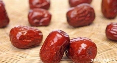 早上空腹吃6粒红枣,半月以后,你就看会看见好处了!