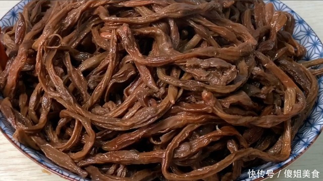 冬天|秋天碰到此菜别手软,一次买20斤,晒干囤起来,冬天一蒸比肉香