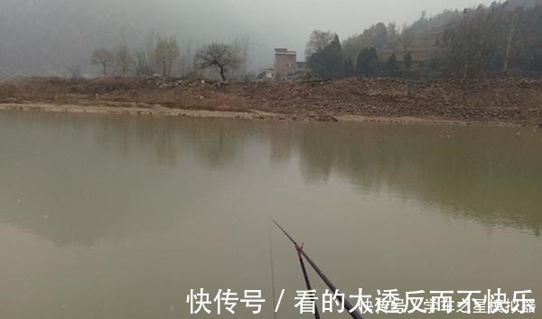 冬季钓鱼有秘诀“9字秘诀”看懂冬钓套路,天冷也能连竿上鱼!