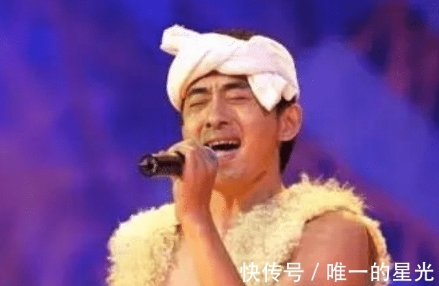 假装农民上节目卖惨，走红后娶超女，身份被拆穿赔违约金只剩裤衩