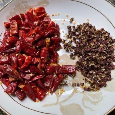 大葱|大厨教我的干煸肥肠的做法,果然好吃到没朋友