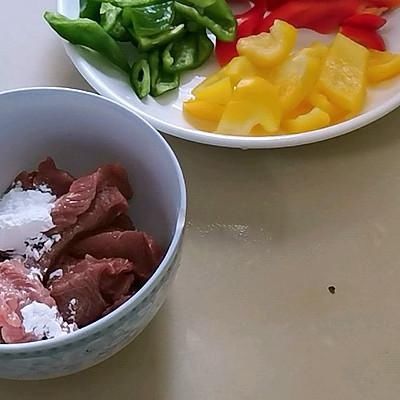 三椒牛柳好吃有诀窍，学会这2个技巧，真费米饭