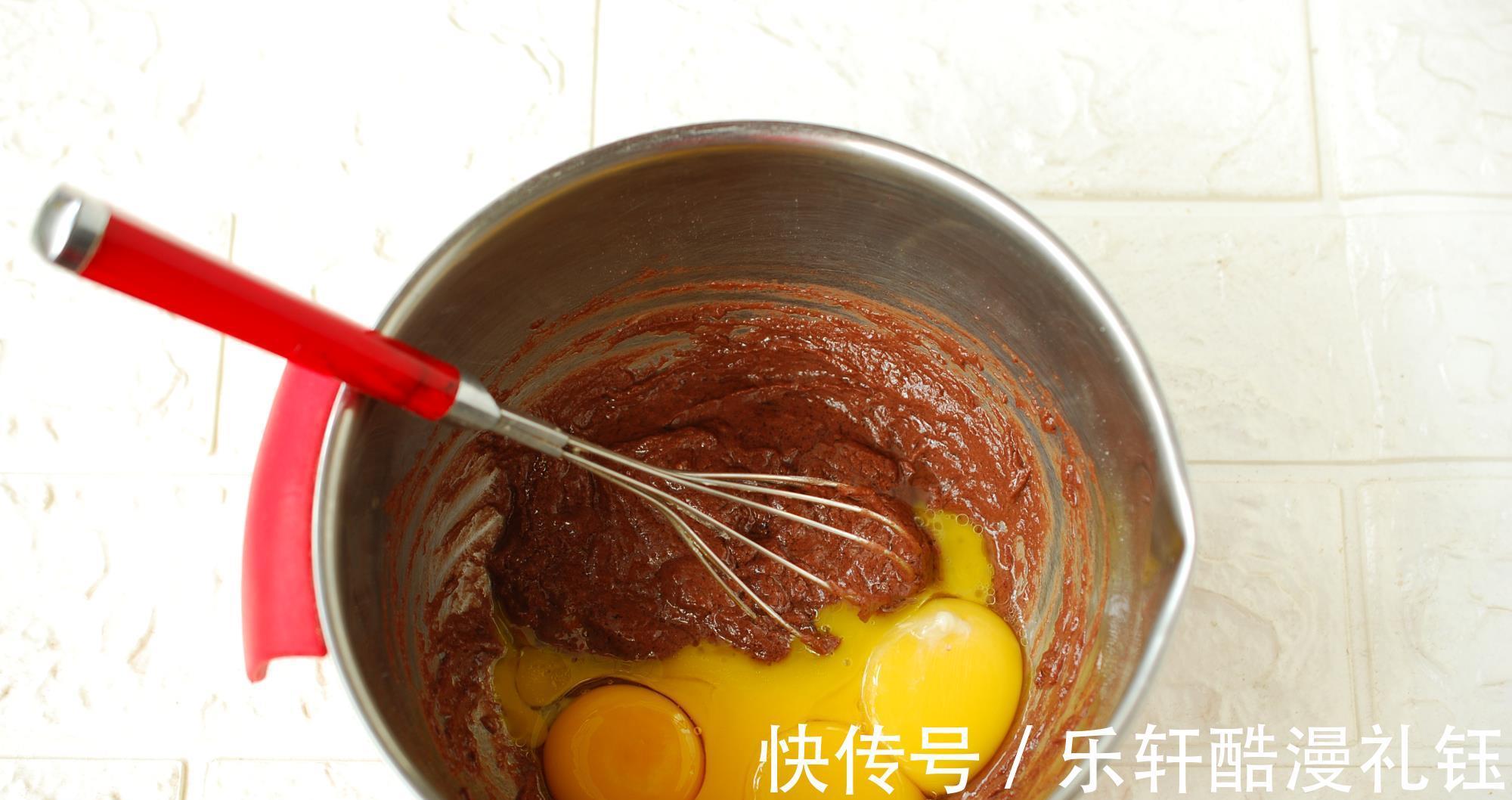 鸡蛋|4个鸡蛋做蛋糕卷，教会了300多网友，不怕你学不会，特别简单