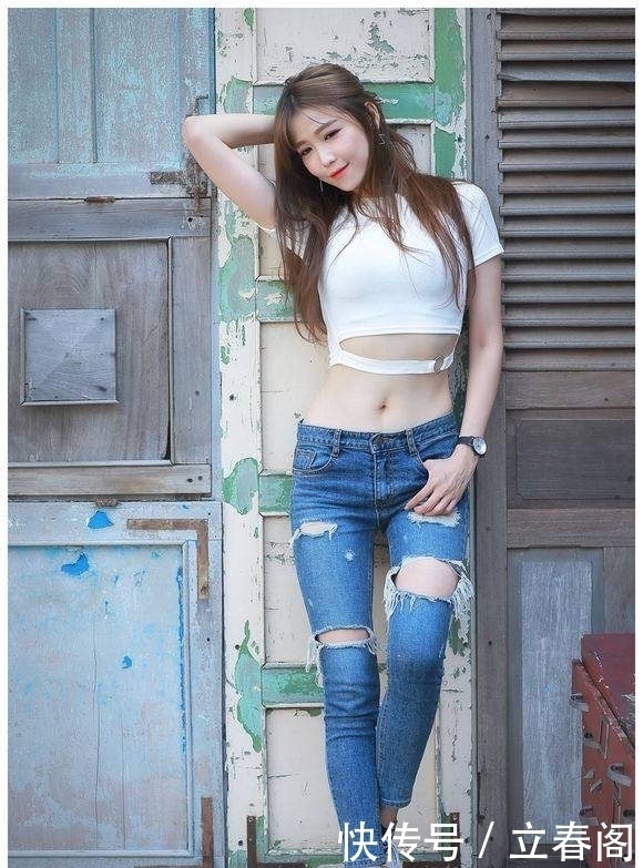 小姐姐|时尚穿搭:紧身牛仔裤小姐姐,优雅迷人凸显干练气质!