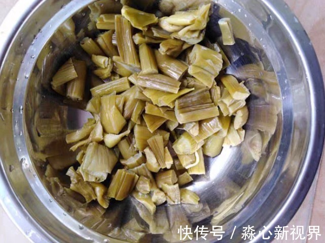 酸芋苗|这菜遇到买20斤，对眼睛好，视力清晰，洗肠刮油，小肚子不鼓了