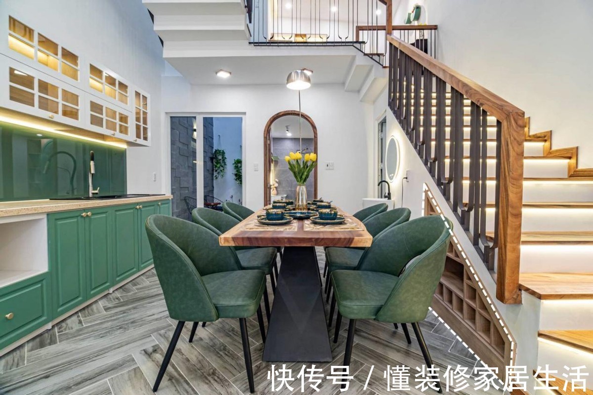 别墅|220㎡两层别墅,上有露台花园下有入户庭院,无复杂装修无比惬意