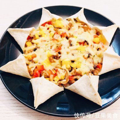 卷饼|#一周减脂不重样#情人节，送给她/他的花——肉酱蘑菇太阳披萨