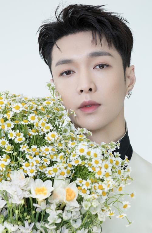 收视率稳了！张艺兴《向往5》学开拖拉机，怕是来抢彭昱畅的饭碗吧