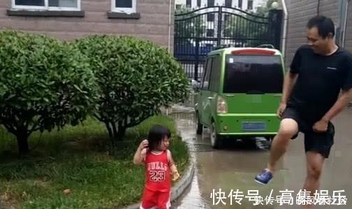 宝宝|“佩奇父女”跳泥坑火了,网友:奶奶已经扛着大刀在来的路上