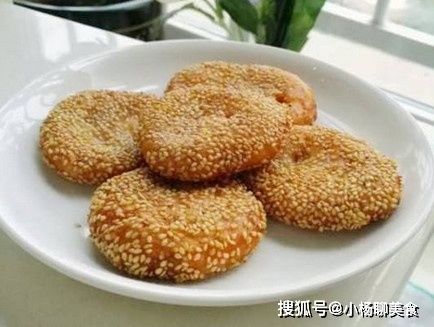 做芝麻饼时，加这几种食材，酥脆掉渣，好吃美味