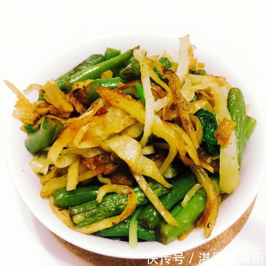 翻炒均匀|懒的做法,给孩子做此物比大鱼大肉好吃,美味滋补,还非常划算
