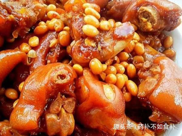 黄豆焖猪蹄|被称为“天然雌激素”,常吃美容抗衰,缓解腿部抽筋,延缓更年期