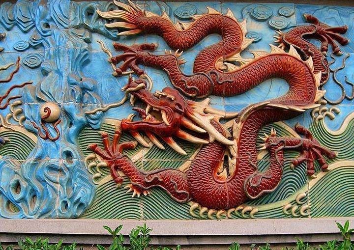 乾隆|乾隆修建九龙壁目的是什么?上面不是九条龙,而是635条