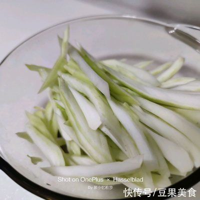 泡椒白菜梗|好吃的泡椒白菜梗，是不是很有食欲呀